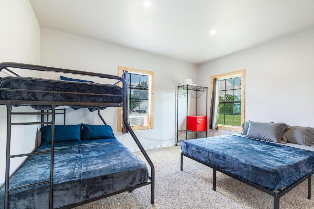 Deluxe Triple Room interior